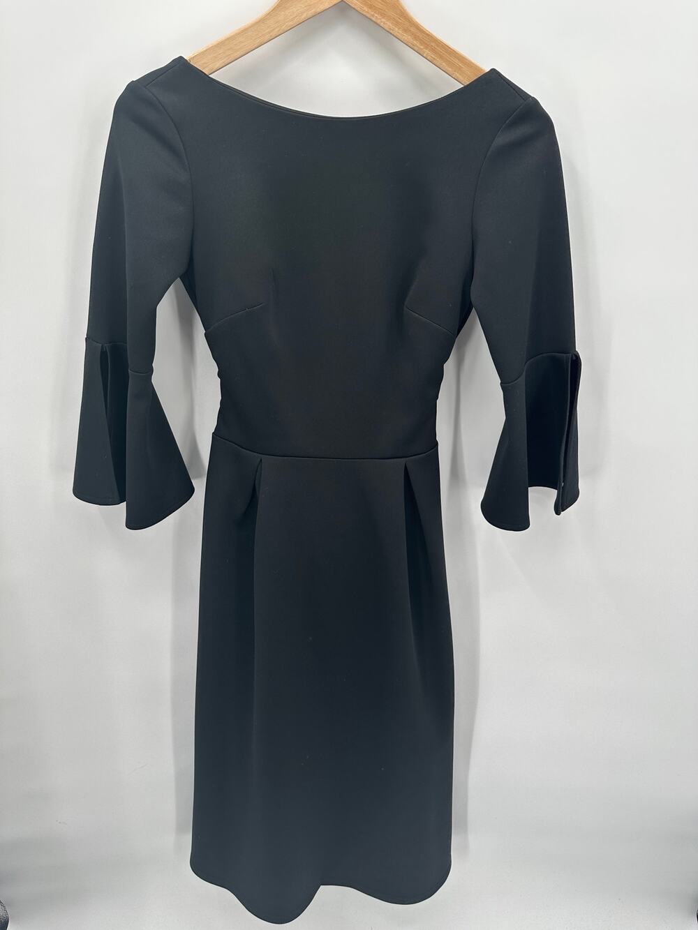TRUE VIOLET Lululs NWT Black Open Back Bell Sleeve Midi Dress // 8